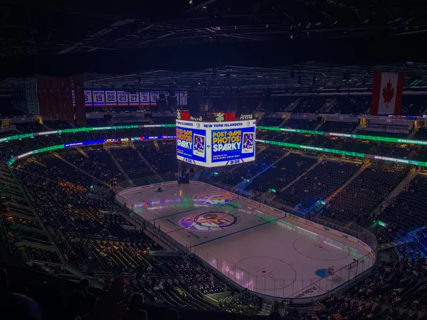 Islanders’ late two-goal surge beats Blue Jackets 3-2 at UBS Arena in regulation Sunday