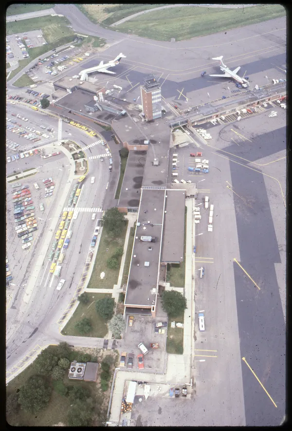 Snowstorm forces widespread cancellations at John Glenn Airport, disrupting Columbus departures and national airline schedules