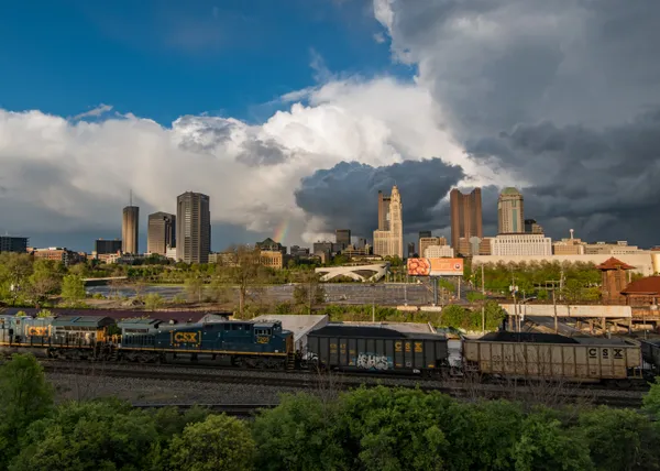 Hold Onto Your Hats: Severe Wind Gusts and Mild Peaks Hit Columbus