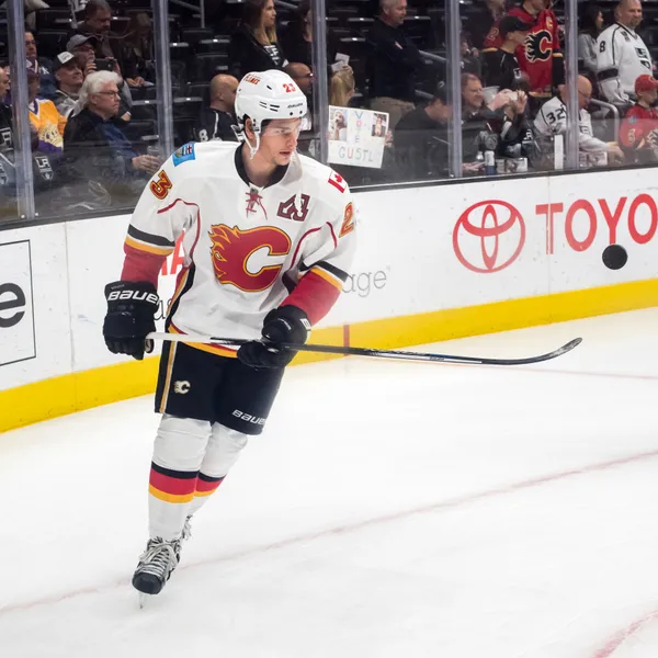 Sean Monahan scores against James Reimer as Blue Jackets and Senators meet in key wild-card race game